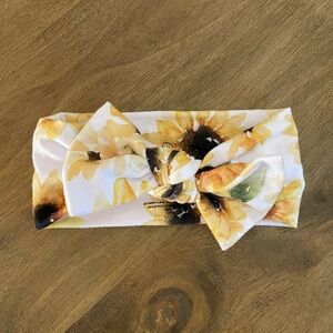 Caden lane 0-3 months bow